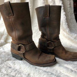 Frye Harness 12R Tan leather boots with straps